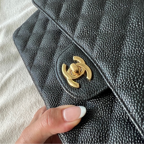 Chanel Medium Classic - Black and Gold - Picture 3 of 12